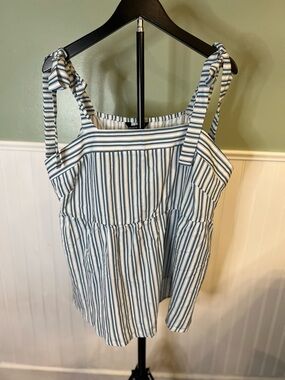 NWOT-BloomChic Blue and White Striped Tie-Shoulder Tank Top size 14/16
